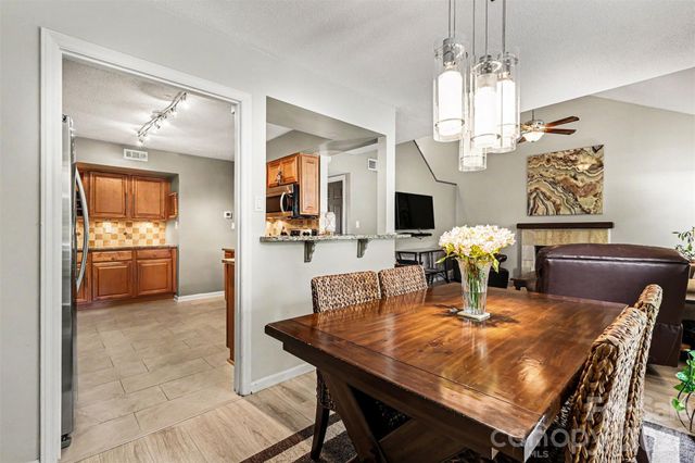 6614 Point Comfort Lane, Charlotte, NC 28226