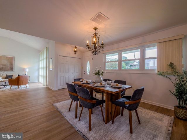 409 REDHILL DR, Broomall, PA 19008