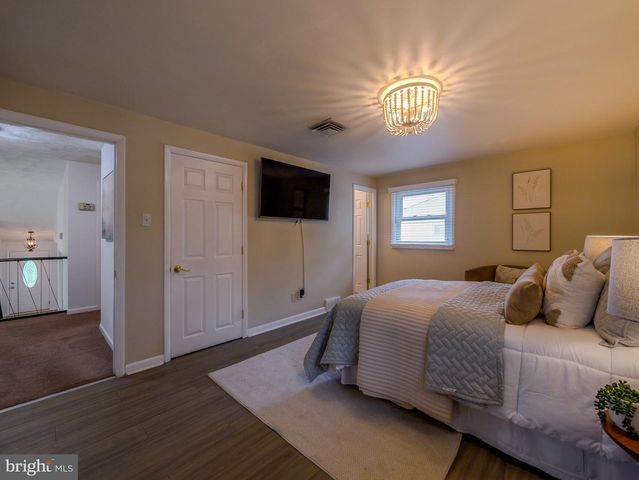 409 REDHILL DR, Broomall, PA 19008