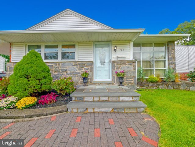 409 REDHILL DR, Broomall, PA 19008