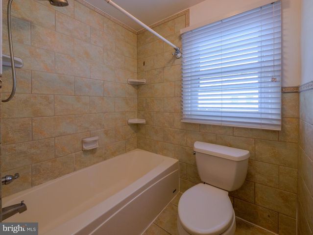 409 REDHILL DR, Broomall, PA 19008