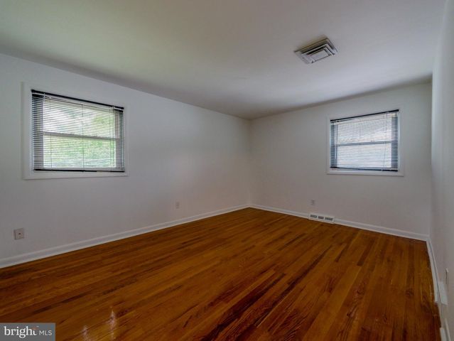 409 REDHILL DR, Broomall, PA 19008