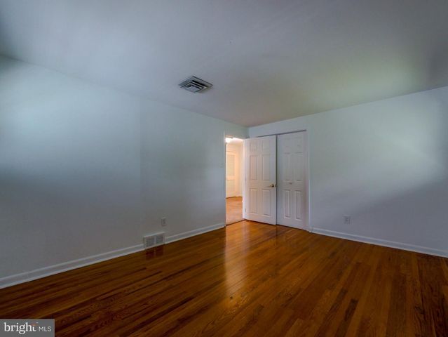 409 REDHILL DR, Broomall, PA 19008