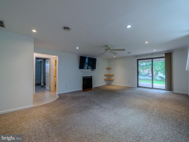 409 REDHILL DR, Broomall, PA 19008