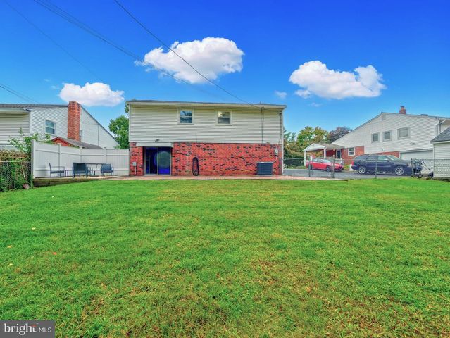 409 REDHILL DR, Broomall, PA 19008