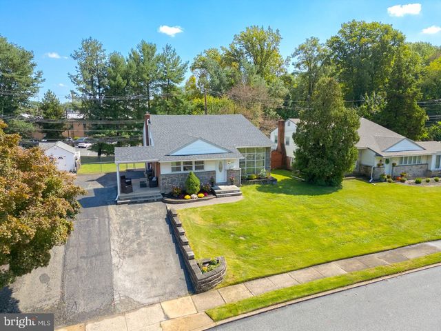 409 REDHILL DR, Broomall, PA 19008