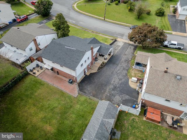 409 REDHILL DR, Broomall, PA 19008