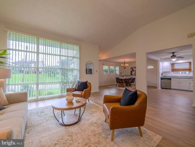 409 REDHILL DR, Broomall, PA 19008