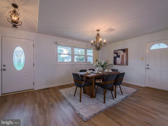 409 REDHILL DR, Broomall, PA 19008