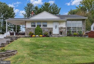 409 REDHILL DR, Broomall, PA 19008