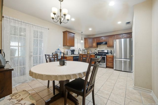 10715 LAZY OAKS DR, San Antonio, TX 78217