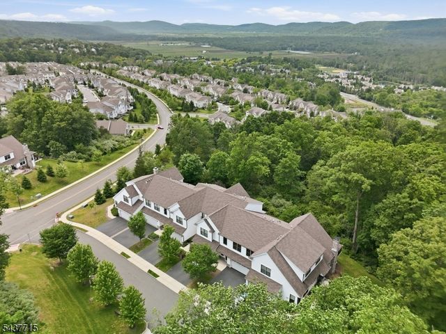 9 Coneflower Ct, Allamuchy Twp., NJ 07840