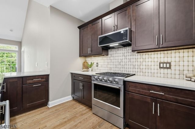 9 Coneflower Ct, Allamuchy Twp., NJ 07840