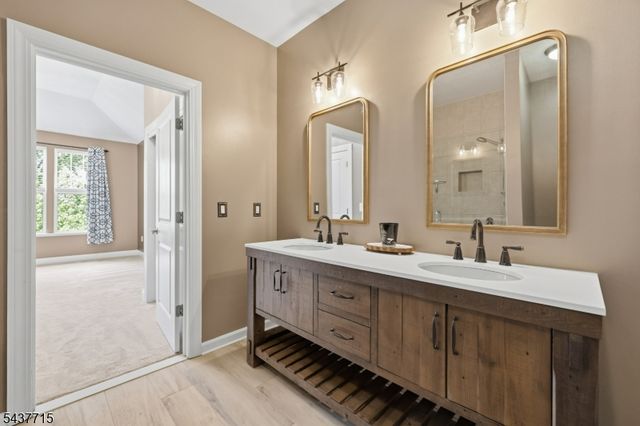 9 Coneflower Ct, Allamuchy Twp., NJ 07840