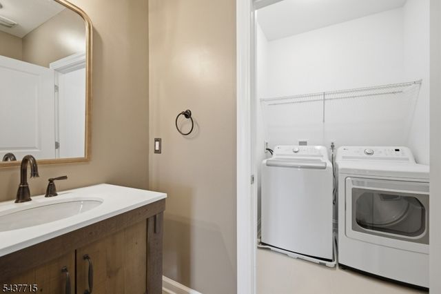 9 Coneflower Ct, Allamuchy Twp., NJ 07840