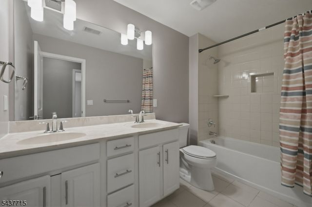 9 Coneflower Ct, Allamuchy Twp., NJ 07840