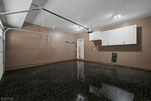 9 Coneflower Ct, Allamuchy Twp., NJ 07840