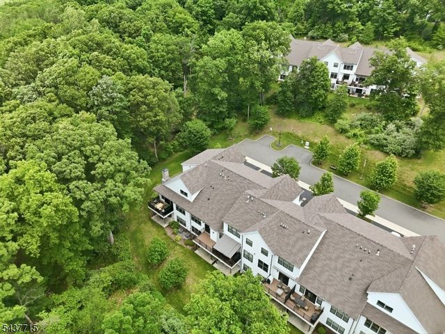 9 Coneflower Ct, Allamuchy Twp., NJ 07840