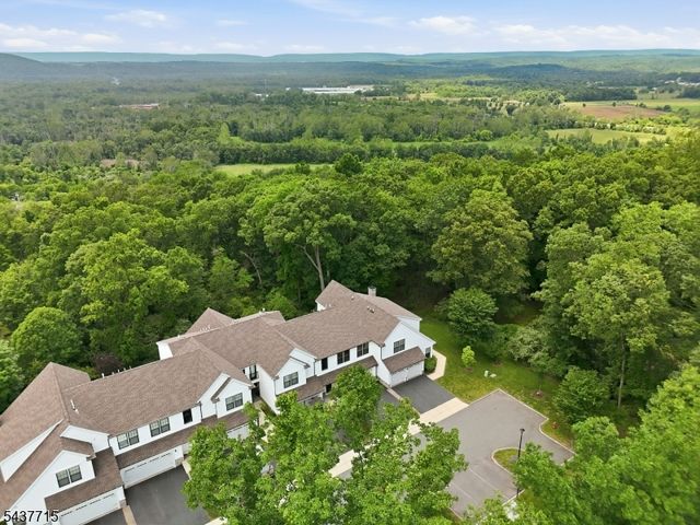 9 Coneflower Ct, Allamuchy Twp., NJ 07840