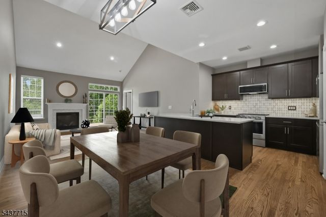 9 Coneflower Ct, Allamuchy Twp., NJ 07840