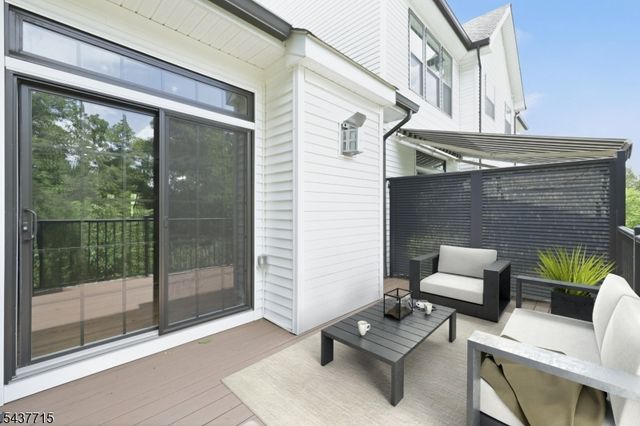 9 Coneflower Ct, Allamuchy Twp., NJ 07840