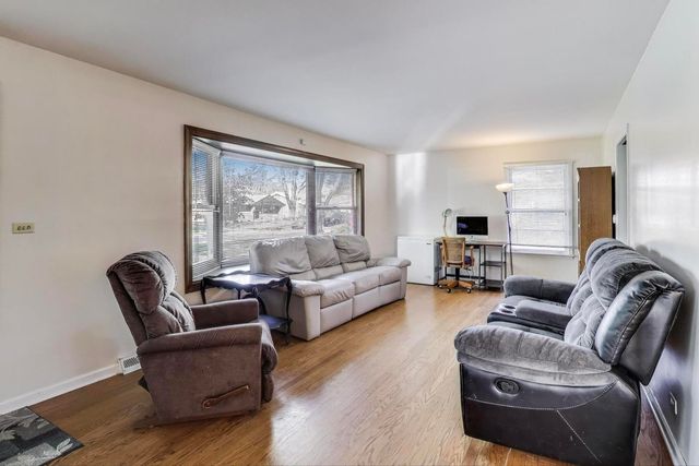 3N425 HOWARD Avenue, Elmhurst, IL 60126