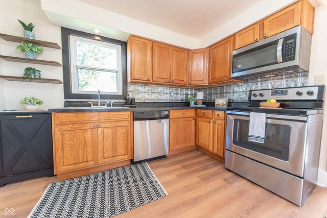 729 Harrison Street, Hope, IN 47246