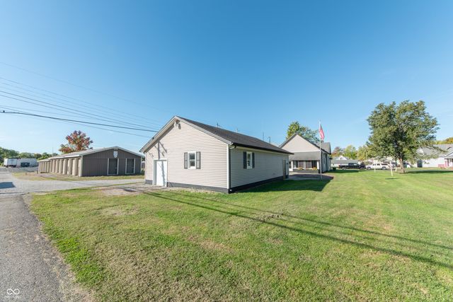 729 Harrison Street, Hope, IN 47246