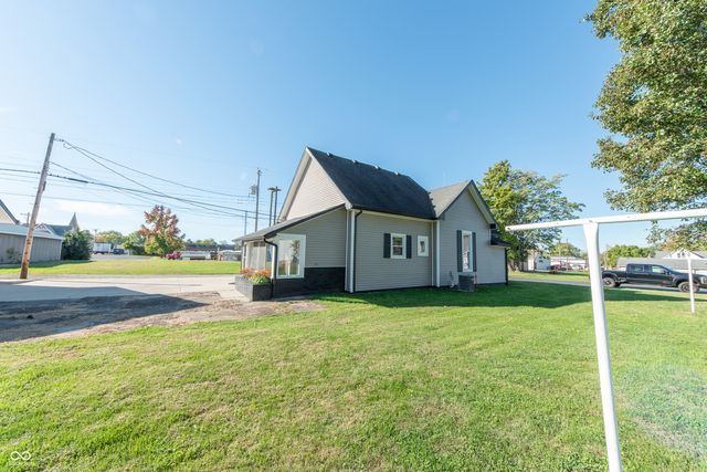 729 Harrison Street, Hope, IN 47246