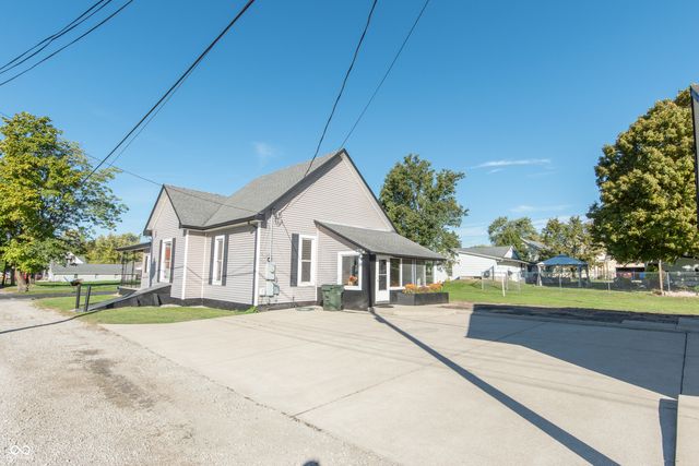 729 Harrison Street, Hope, IN 47246