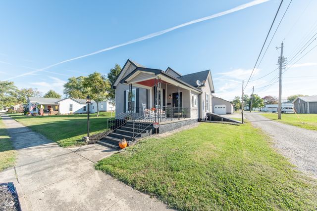 729 Harrison Street, Hope, IN 47246