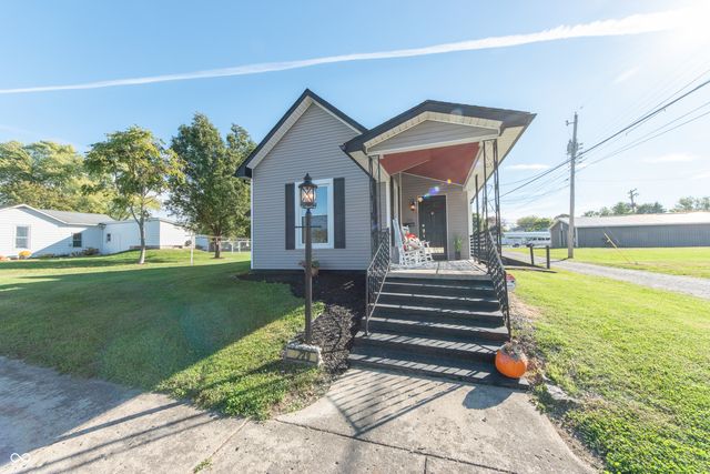 729 Harrison Street, Hope, IN 47246