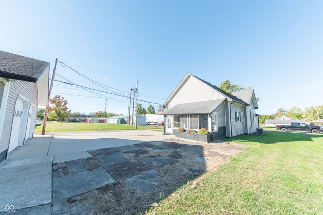 729 Harrison Street, Hope, IN 47246