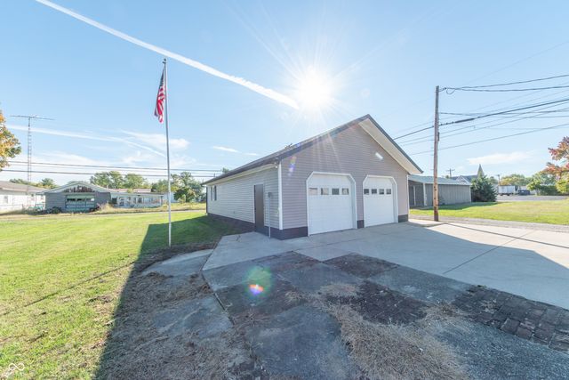 729 Harrison Street, Hope, IN 47246