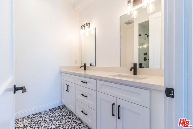 5323 Ben Avenue, Valley Village, CA 91607