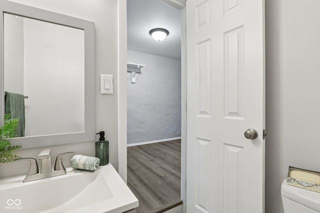 6233 Lafayette Road, Indianapolis, IN 46278