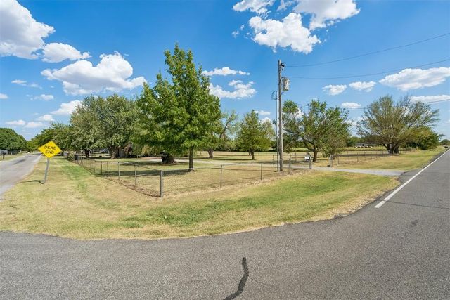 931 County Street 2910, Tuttle, OK 73089