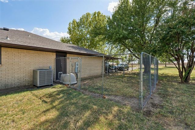 931 County Street 2910, Tuttle, OK 73089