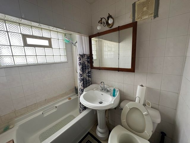 2928 Marshalltown Drive, Gary, IN 46407