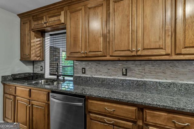 8804 willow creek Court, Douglasville, GA 30135
