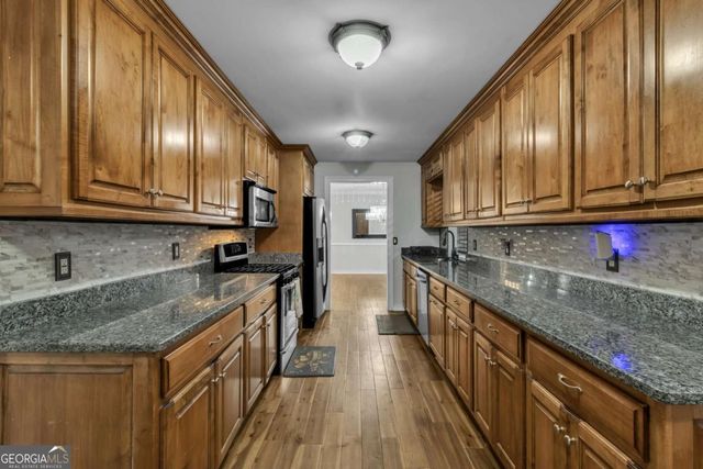 8804 willow creek Court, Douglasville, GA 30135
