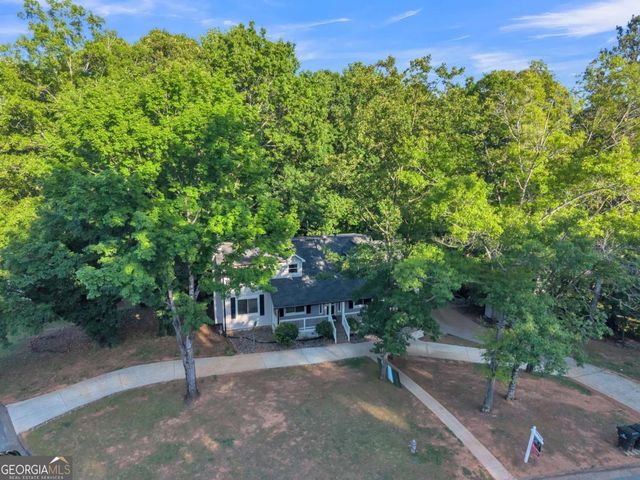 8804 willow creek Court, Douglasville, GA 30135
