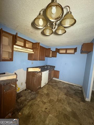 8122 Puckett Street SW, Covington, GA 30014