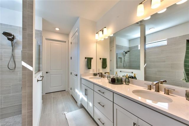 9280 Cormorant DR, Naples, FL 34120