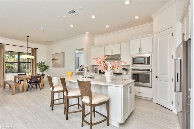 9280 Cormorant DR, Naples, FL 34120