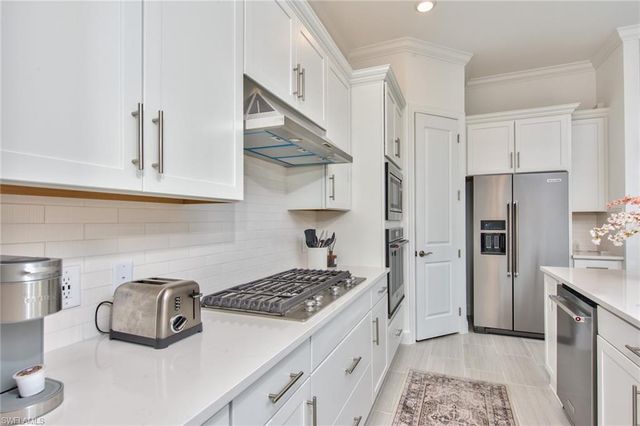 9280 Cormorant DR, Naples, FL 34120
