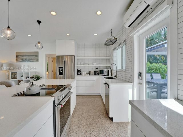 1440 SW 20th St, Fort Lauderdale, FL 33315