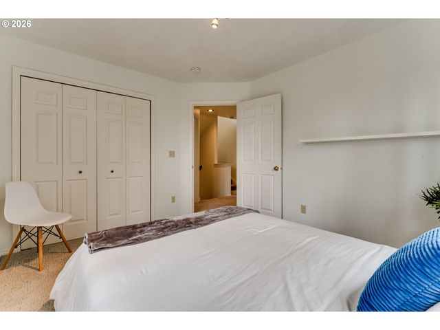 2736 KISMET Way, Eugene, OR 97405