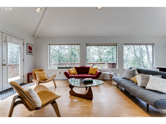 2736 KISMET Way, Eugene, OR 97405