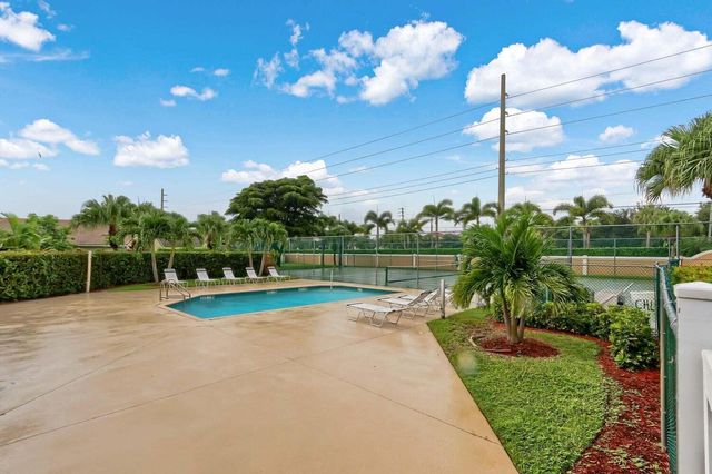 8265 Palm Gate Drive, Boynton Beach, FL 33436